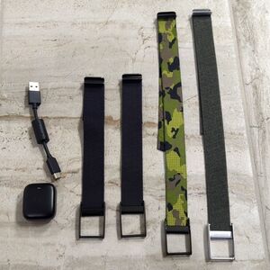 Whoop 4.0 2 Superknit Bands, 2 Bicep Bands (L/XL) + Battery Pack